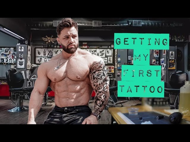 Chris Bumstead Shares His 'Go-To' Bicep Exercises